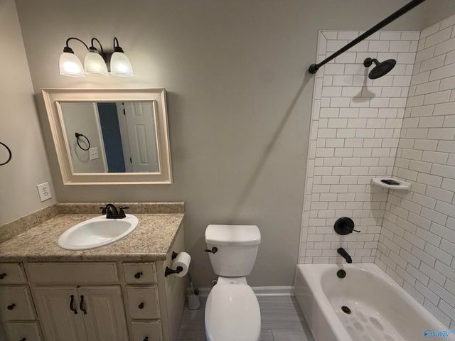 2410 Brookline Court, Decatur, AL 35603