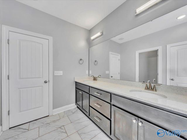 106 Shields Lake Drive, Huntsville, AL 35811