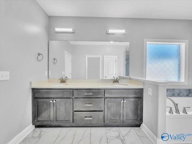 106 Shields Lake Drive, Huntsville, AL 35811