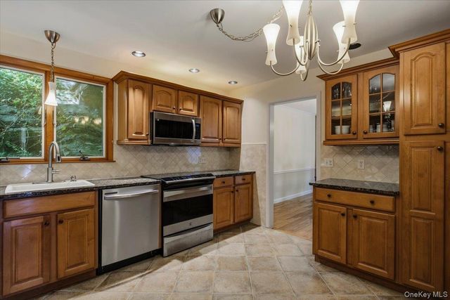 87 Edgemont Road, Scarsdale, NY 10583