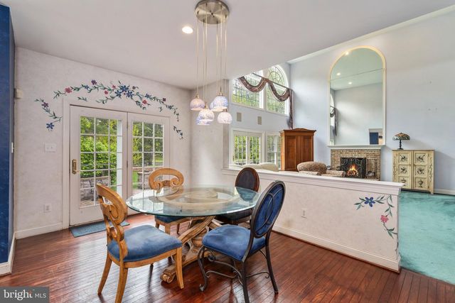 132 COUNTRY CLUB DR, Moorestown, NJ 08057