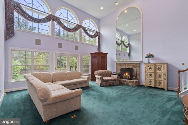 132 COUNTRY CLUB DR, Moorestown, NJ 08057