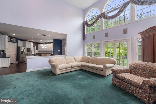 132 COUNTRY CLUB DR, Moorestown, NJ 08057