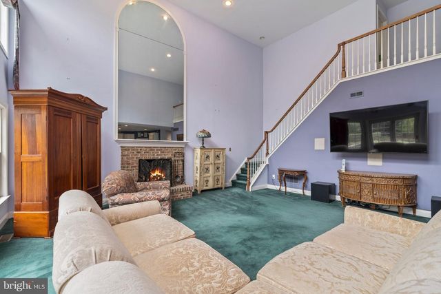 132 COUNTRY CLUB DR, Moorestown, NJ 08057