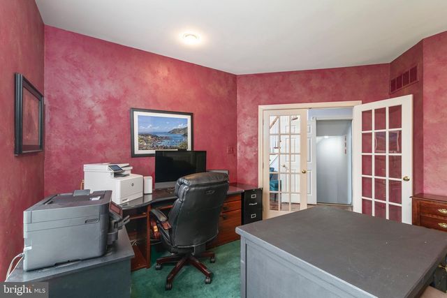 132 COUNTRY CLUB DR, Moorestown, NJ 08057