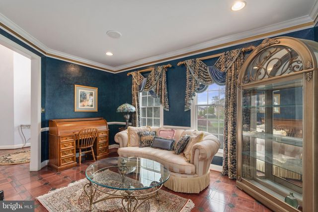 132 COUNTRY CLUB DR, Moorestown, NJ 08057