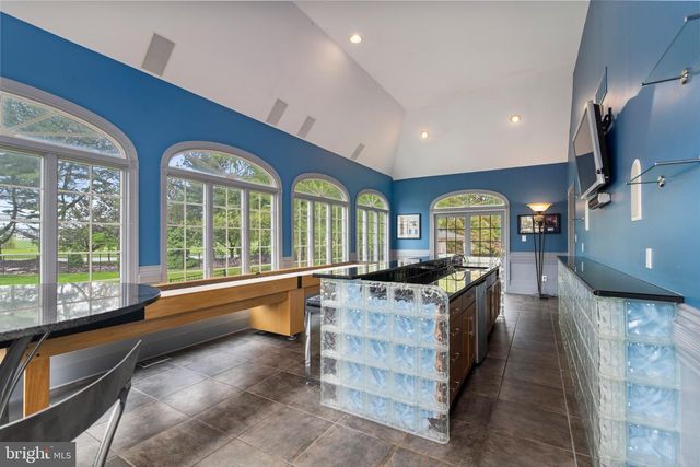 132 COUNTRY CLUB DR, Moorestown, NJ 08057