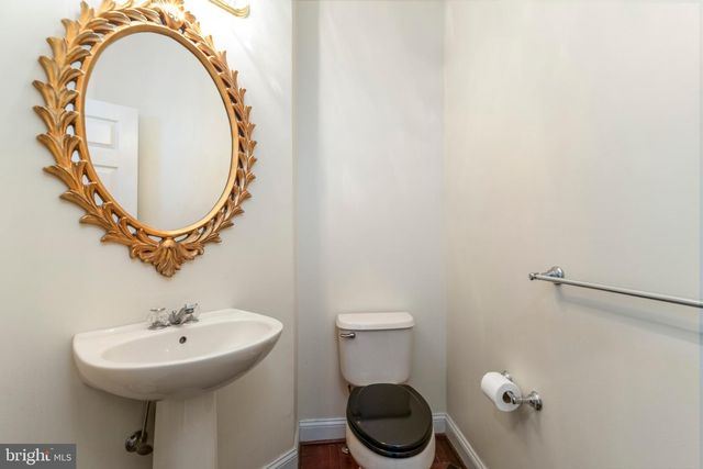 132 COUNTRY CLUB DR, Moorestown, NJ 08057