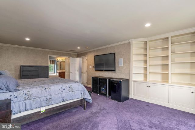 132 COUNTRY CLUB DR, Moorestown, NJ 08057
