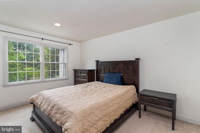 132 COUNTRY CLUB DR, Moorestown, NJ 08057