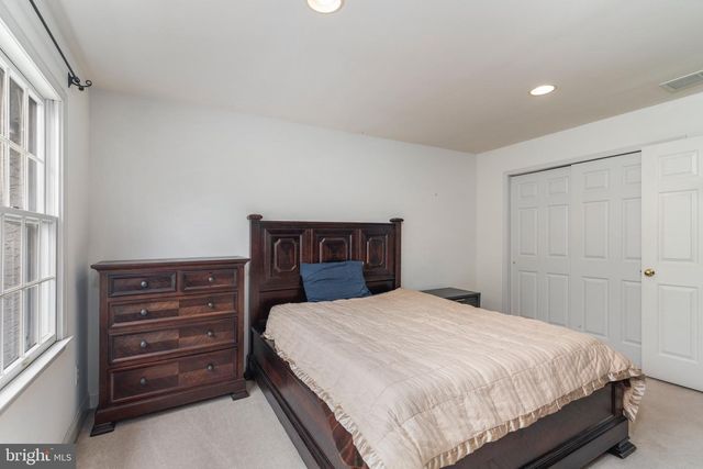132 COUNTRY CLUB DR, Moorestown, NJ 08057