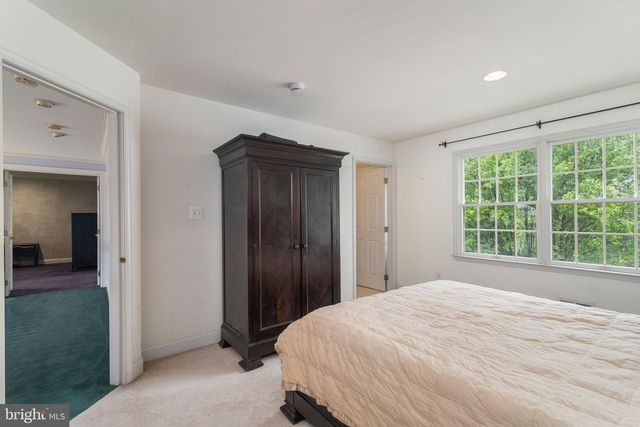 132 COUNTRY CLUB DR, Moorestown, NJ 08057