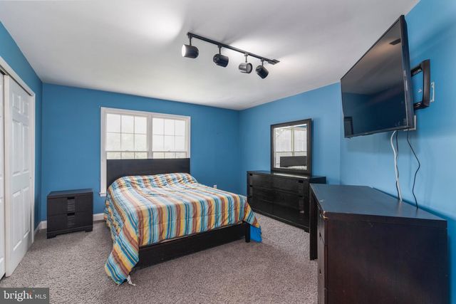 132 COUNTRY CLUB DR, Moorestown, NJ 08057