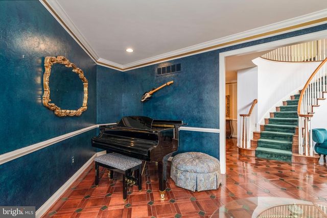 132 COUNTRY CLUB DR, Moorestown, NJ 08057