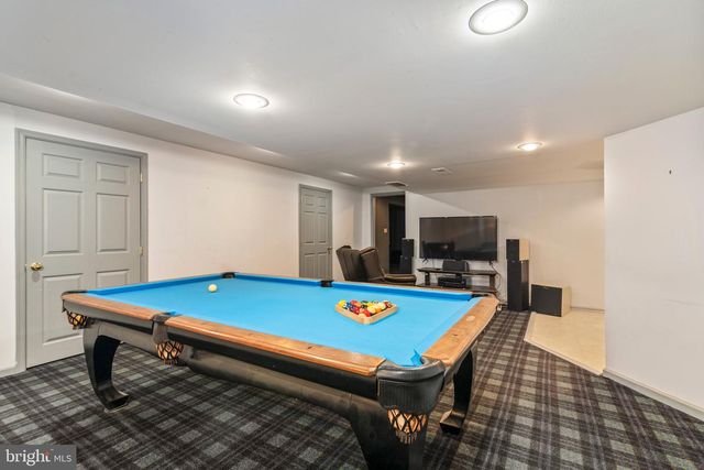 132 COUNTRY CLUB DR, Moorestown, NJ 08057