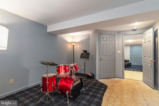 132 COUNTRY CLUB DR, Moorestown, NJ 08057