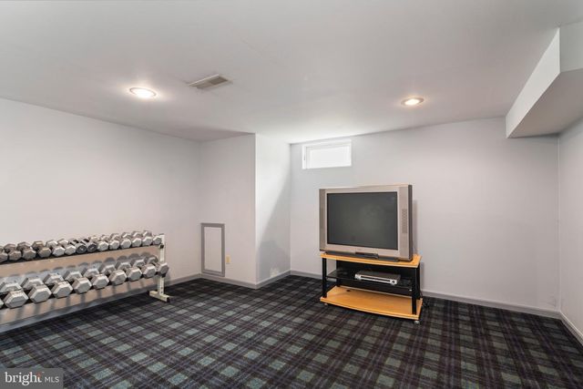 132 COUNTRY CLUB DR, Moorestown, NJ 08057