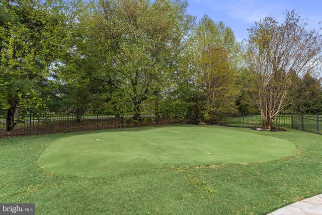 132 COUNTRY CLUB DR, Moorestown, NJ 08057