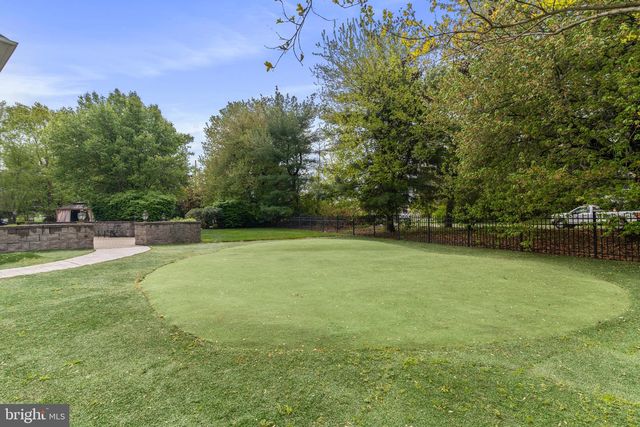132 COUNTRY CLUB DR, Moorestown, NJ 08057