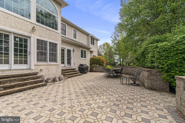 132 COUNTRY CLUB DR, Moorestown, NJ 08057