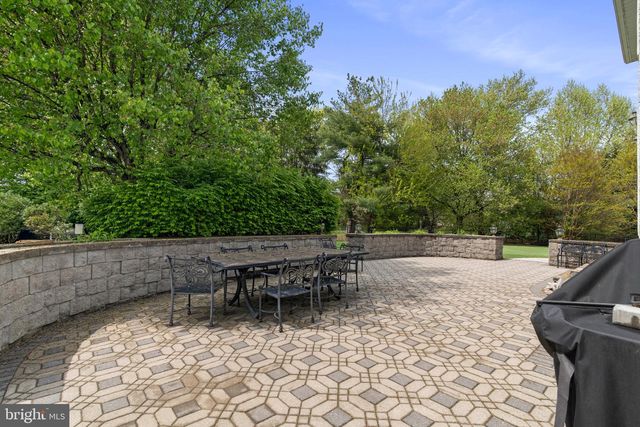 132 COUNTRY CLUB DR, Moorestown, NJ 08057