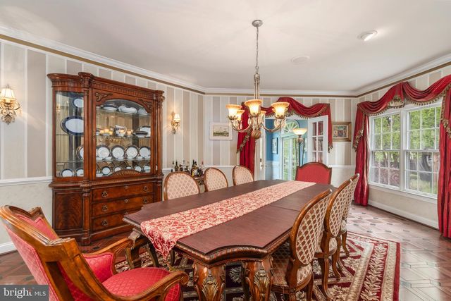 132 COUNTRY CLUB DR, Moorestown, NJ 08057