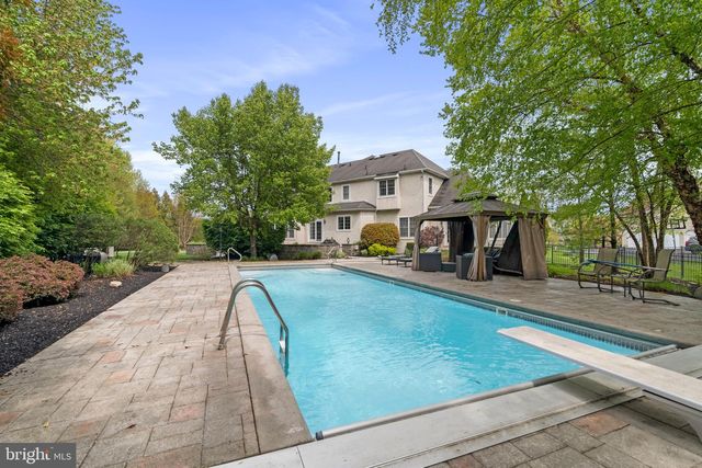 132 COUNTRY CLUB DR, Moorestown, NJ 08057