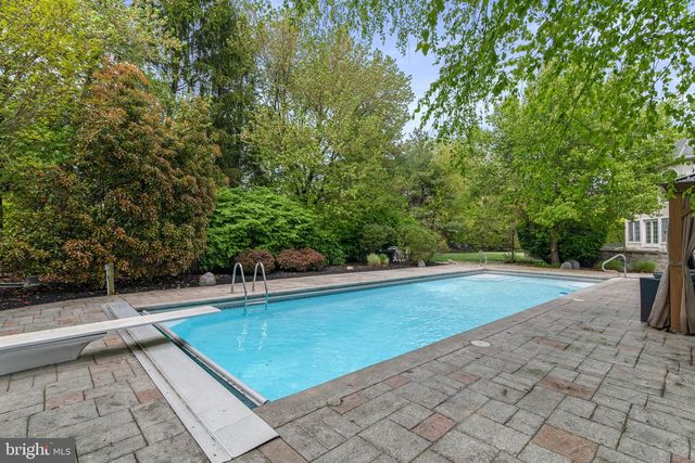 132 COUNTRY CLUB DR, Moorestown, NJ 08057