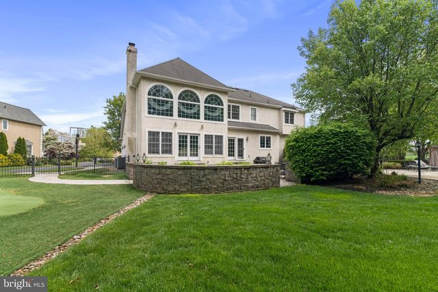 132 COUNTRY CLUB DR, Moorestown, NJ 08057
