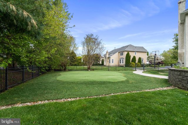 132 COUNTRY CLUB DR, Moorestown, NJ 08057