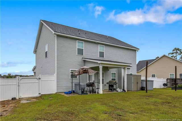 1074 Saint Johns Loop, Raeford, NC 28376