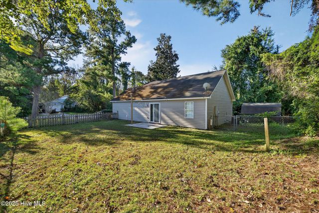 522 Motts Creek Road, Wilmington, NC 28412