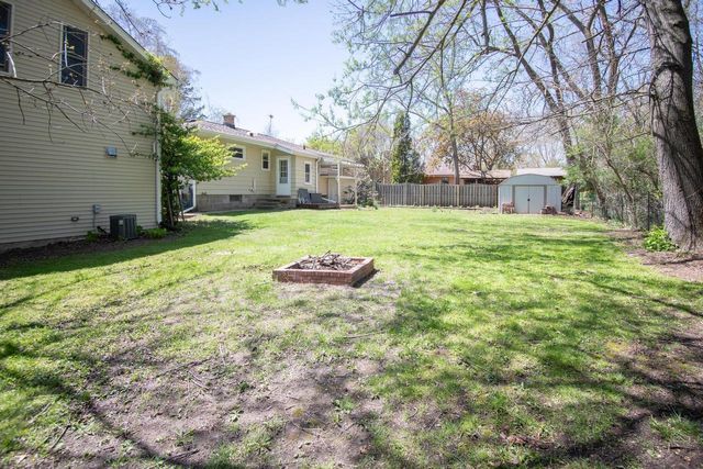 552 11th STREET, Kenosha, WI 53140