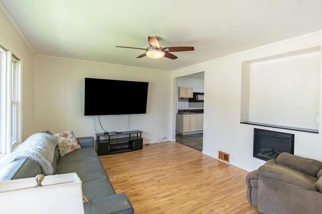 552 11th STREET, Kenosha, WI 53140
