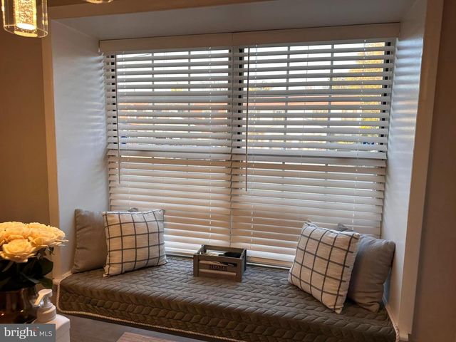 34 RIVER BANK DR, Roebling, NJ 08554