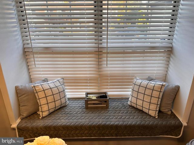 34 RIVER BANK DR, Roebling, NJ 08554