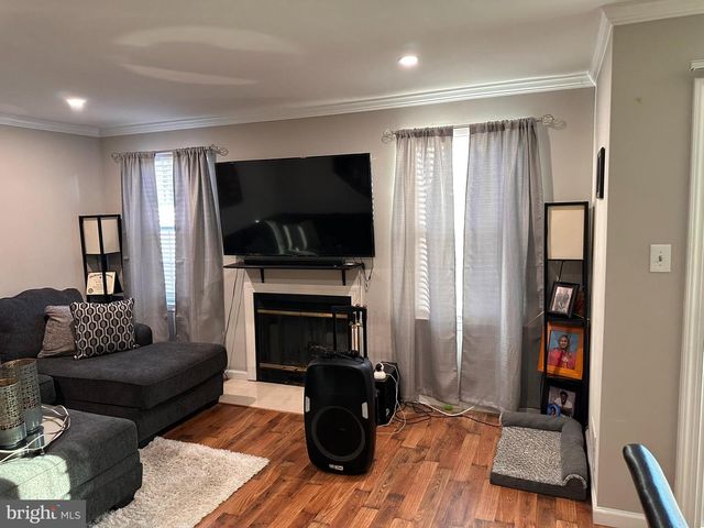 34 RIVER BANK DR, Roebling, NJ 08554