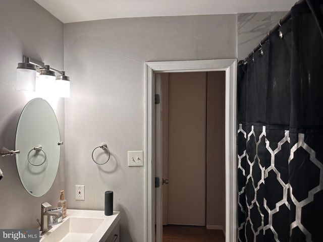 34 RIVER BANK DR, Roebling, NJ 08554