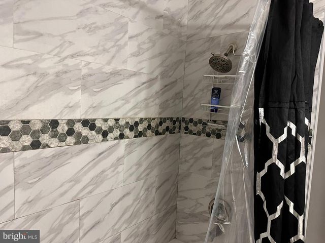 34 RIVER BANK DR, Roebling, NJ 08554