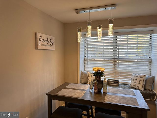 34 RIVER BANK DR, Roebling, NJ 08554