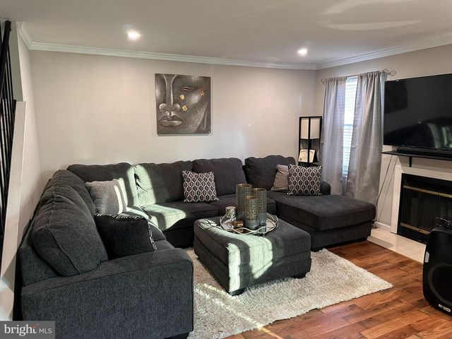 34 RIVER BANK DR, Roebling, NJ 08554