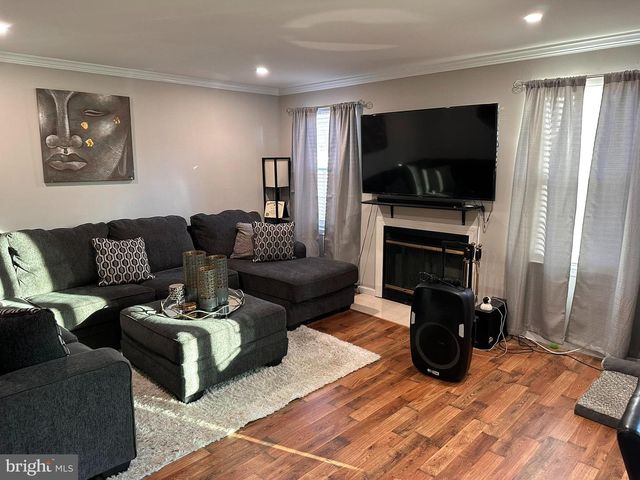 34 RIVER BANK DR, Roebling, NJ 08554