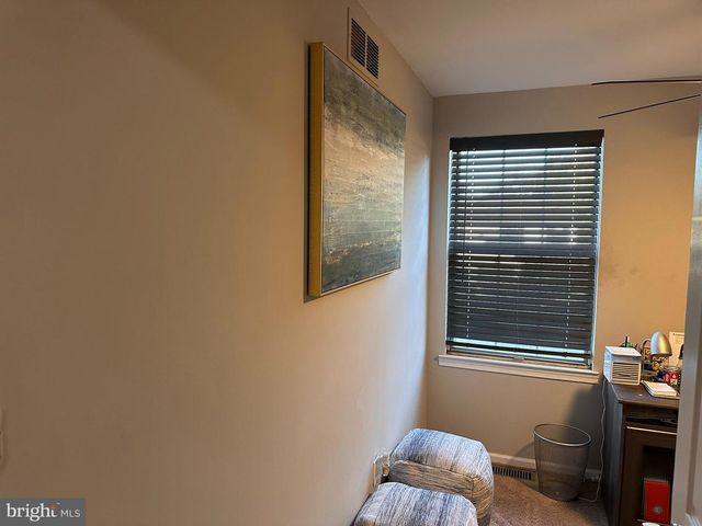 34 RIVER BANK DR, Roebling, NJ 08554