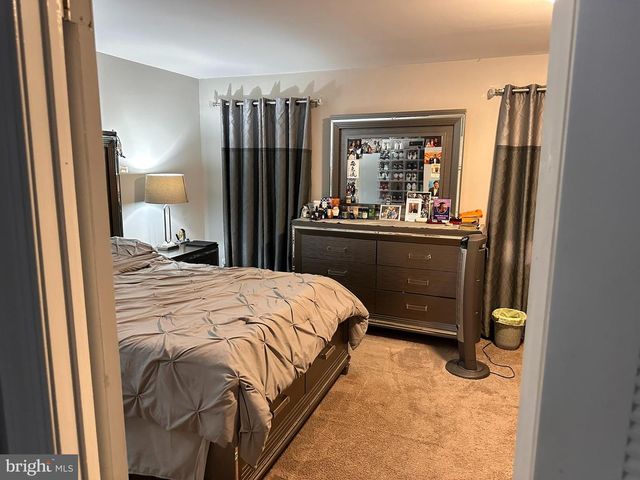 34 RIVER BANK DR, Roebling, NJ 08554