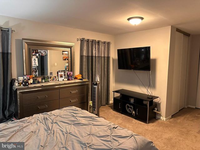 34 RIVER BANK DR, Roebling, NJ 08554