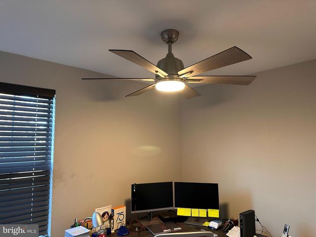 34 RIVER BANK DR, Roebling, NJ 08554