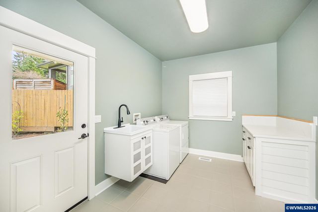1703 SW Pinehurst Pl, Corvallis, OR 97333