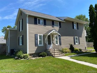 505 E FRANK Street, Fowlerville Village, MI 48836