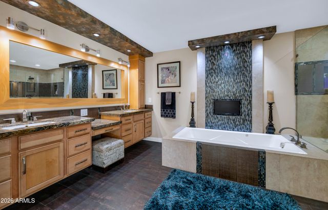 7131 N 12TH Place, Phoenix, AZ 85020