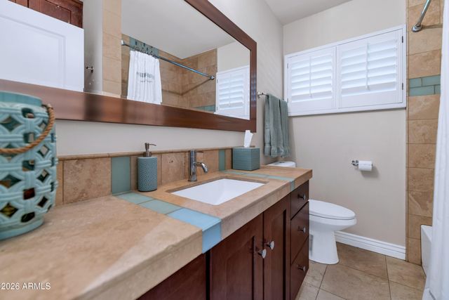 7131 N 12TH Place, Phoenix, AZ 85020